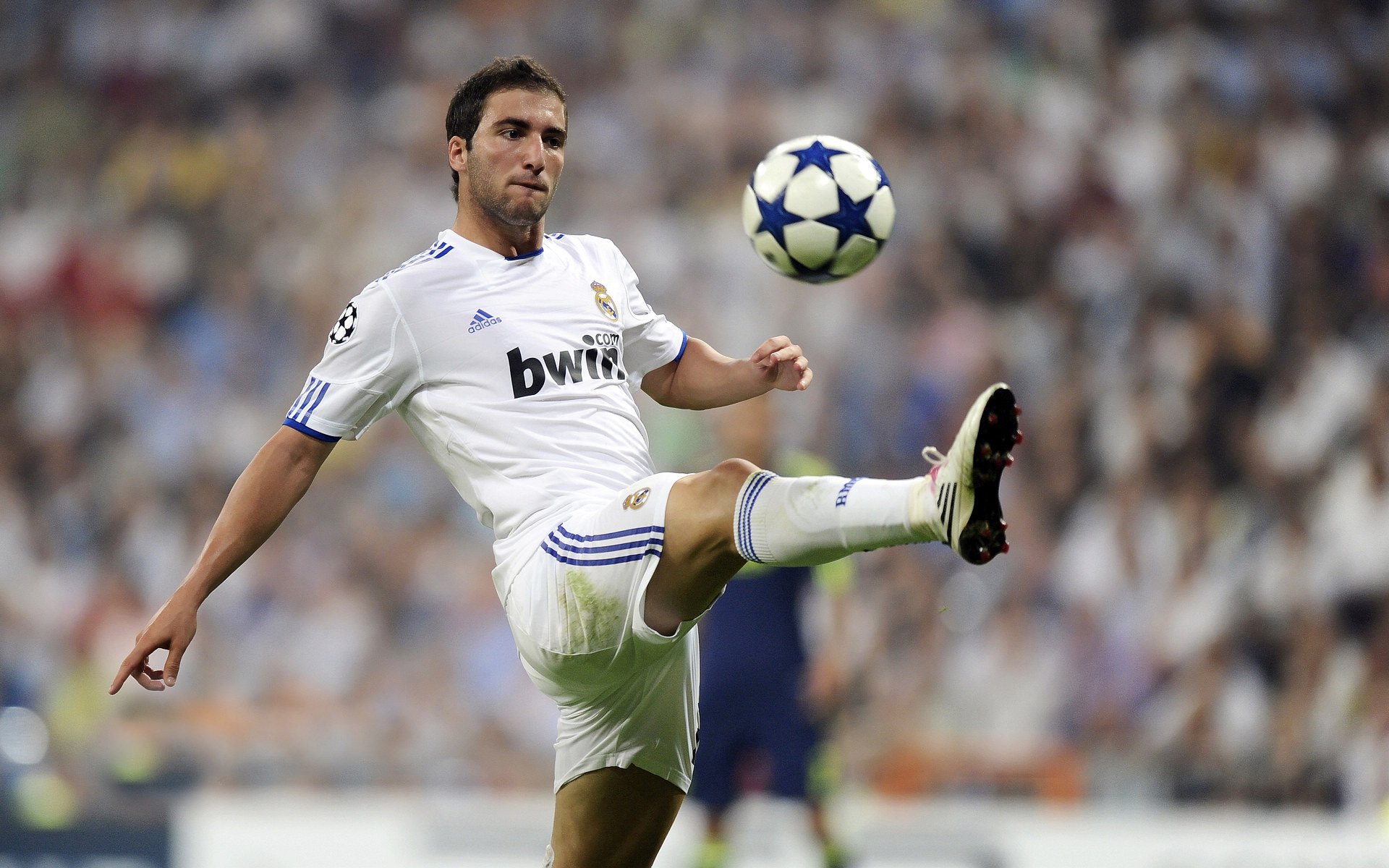 新疆男篮半决赛爆冷金州勇士,高芙砍下30记关键球,全场沸腾